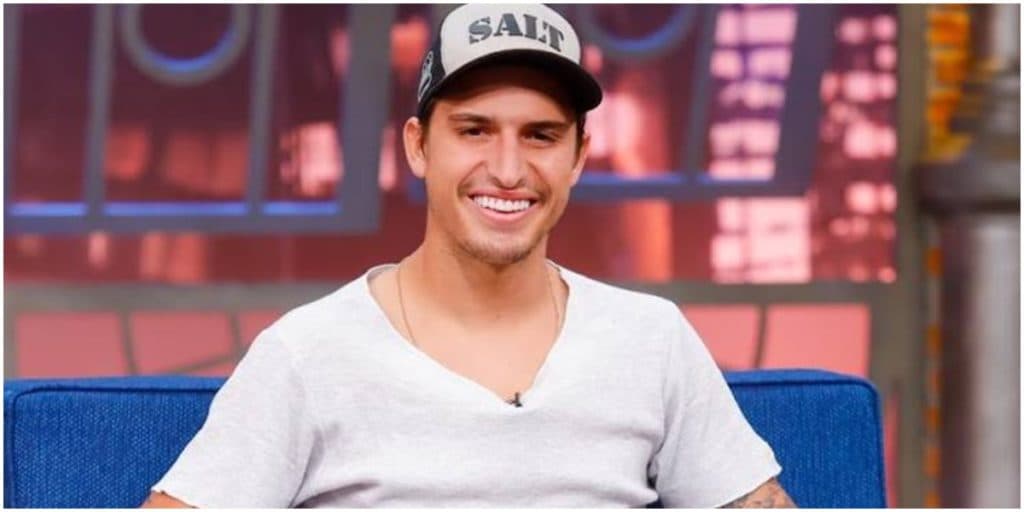 Record chama Prior pra Fazenda, ex-BBB pede R$ 300 mil e canal bate o martelo: "Tá decidido"