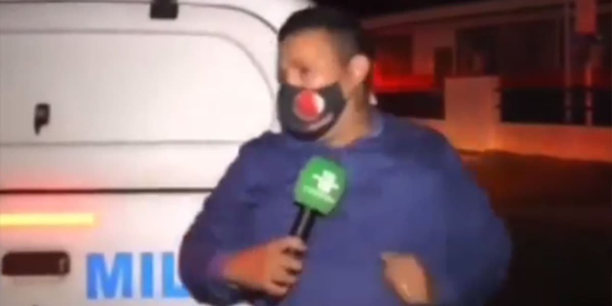 Repórter é atropelado pela polícia em gravação para jornal (Foto: Reprodução)