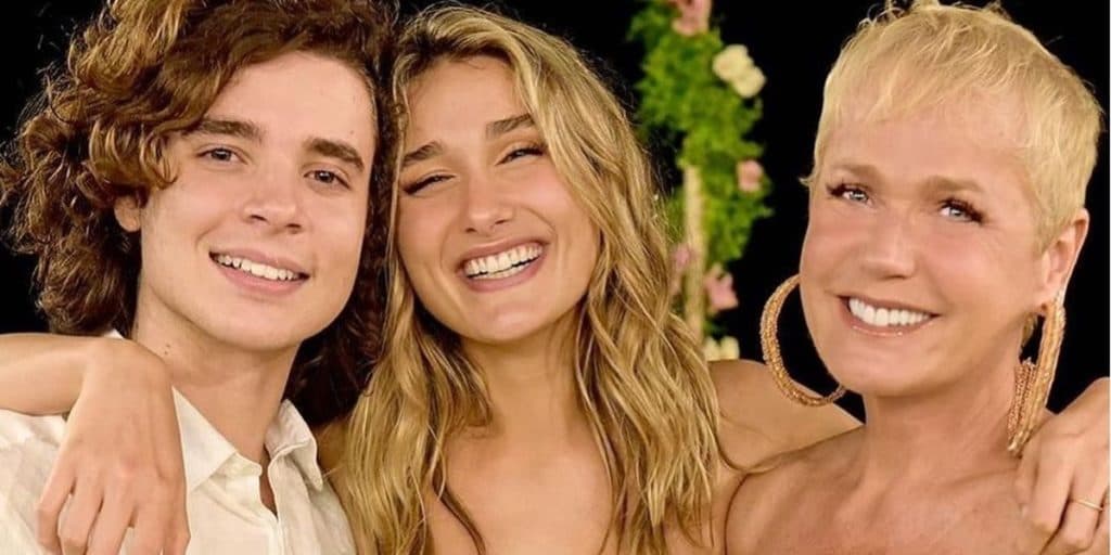 Após notícia de gravidez de Sasha explodir, Xuxa reage a divulgação oficial da filha: "Como sonhei, perfeita"