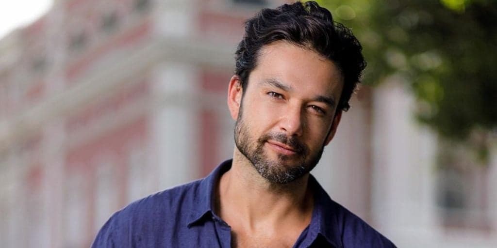 Versátil, Sergio Marone prova que além de um grande ator, é também um excelente apresentador