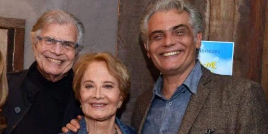 Filho de Tarcísio Meira faz país chorar ao fazer última homenagem para o pai com foto inacreditável