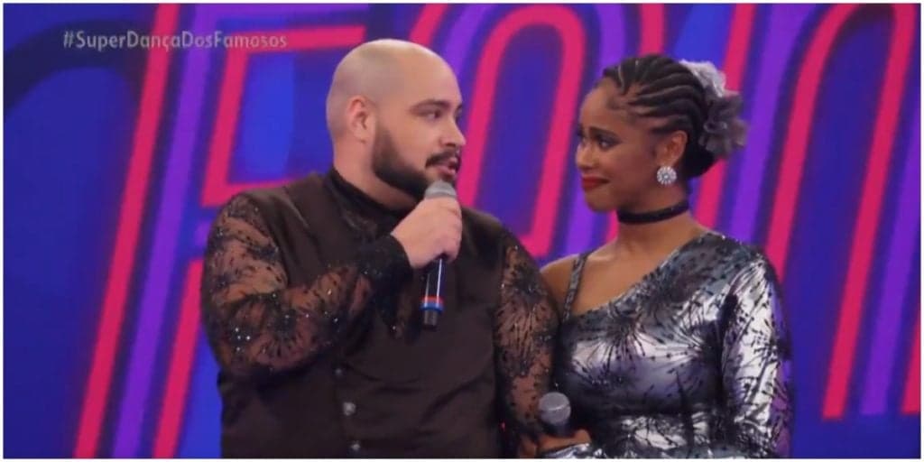 Homossexual, Tiago Abravanel se declara pra mulher ao vivo e cai no choro: "Melhor coisa que me aconteceu"