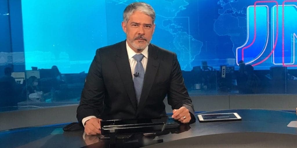 William Bonner, após anunciar fim de casamento, surge triste e expõe sofrimento: "Avalia a reação''
