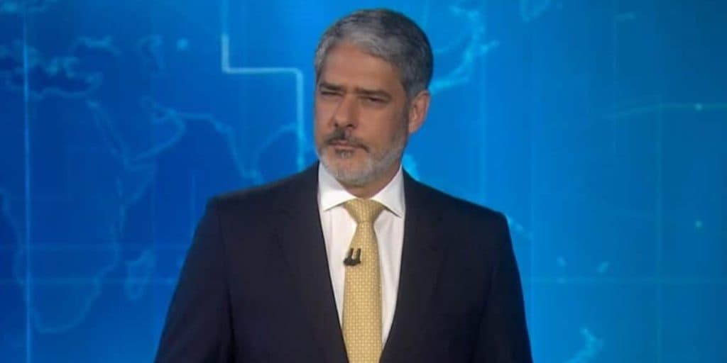 William Bonner paralisa Jornal Nacional e faz desabafo expondo seus funcionários ao vivo na Globo