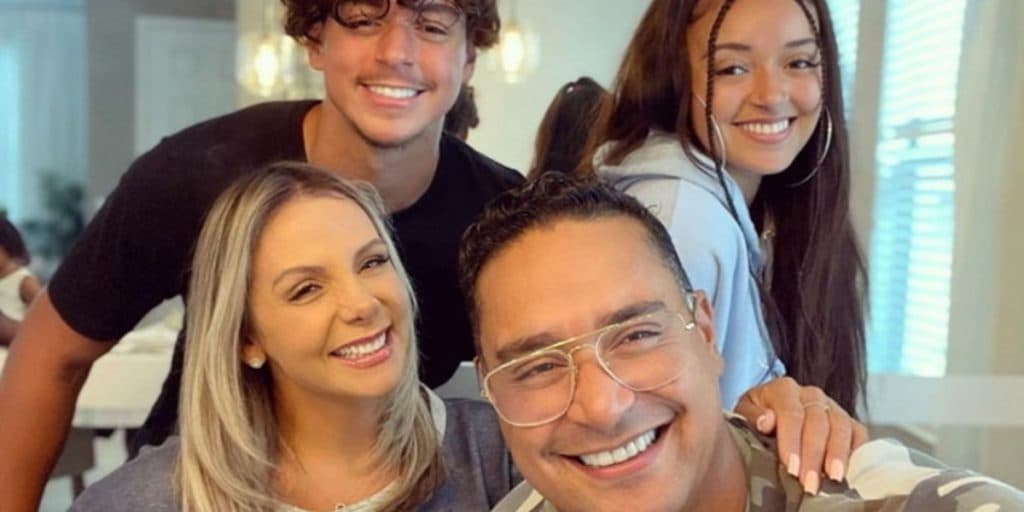 Xanddy, após Carla Perez expor bebê recém-nascido, detona vida ao lado da sogra: “Se prepare para a terapia”