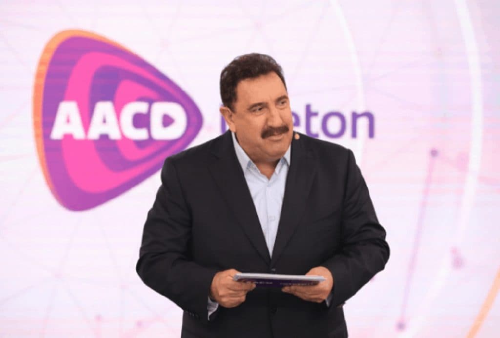 Ratinho poderá perder seu programa diário no SBT