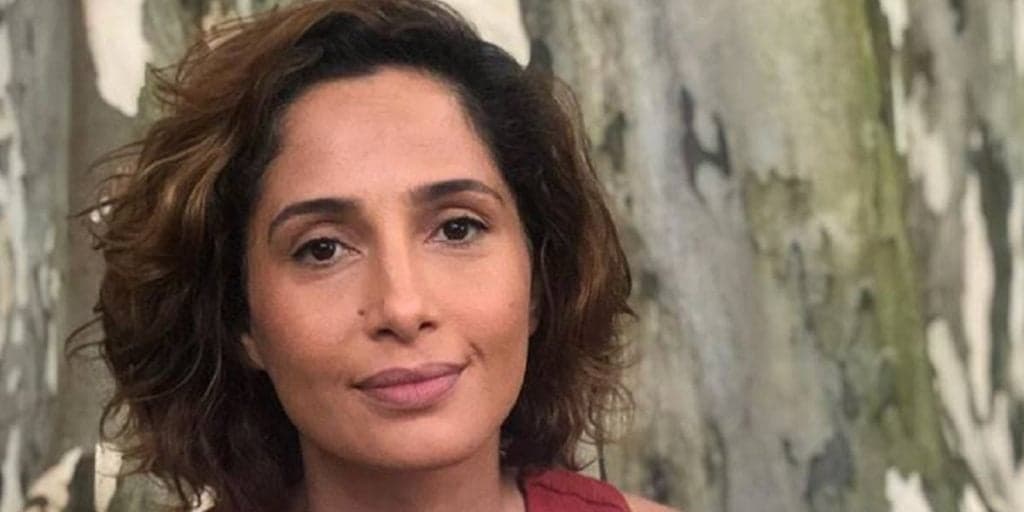 Camila Pitanga divulga trabalho de uma artista em sua conta no Instagram