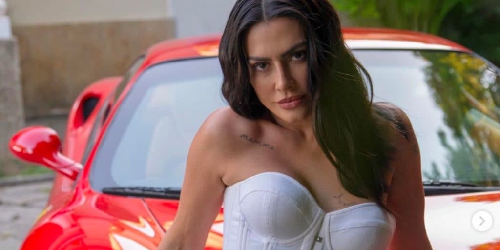 Cleo Pires elevou o clima ao sensualizar e levar os marmanjos ao delírio