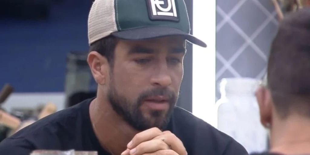 A Fazenda 13: Erasmo Viana fica irritado com fofoca feita por Gui Araújo e detona: "Leva e traz do caralh*"