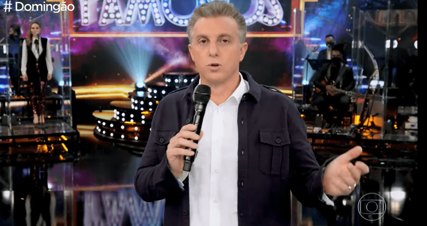 Luciano Huck desmascarado com bug na Globo - Foto: Reprodução Luciano Huck desmascarado com bug na Globo - Foto: Reprodução