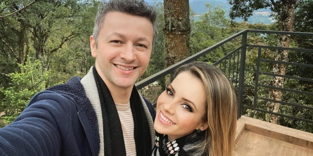 "Estado de negação", Marido de Sandy surge abatido, faz anúncio em vídeo e confirma desfecho: "Acabou"