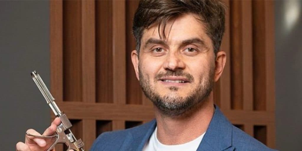 Marcos Harter recebe acusação de agressão contra paciente com complicações após plástica