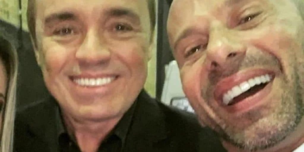 Rafael Ilha expõe mentira em causa da morte de Gugu e faz deboche: "Não trocava nem pilha"