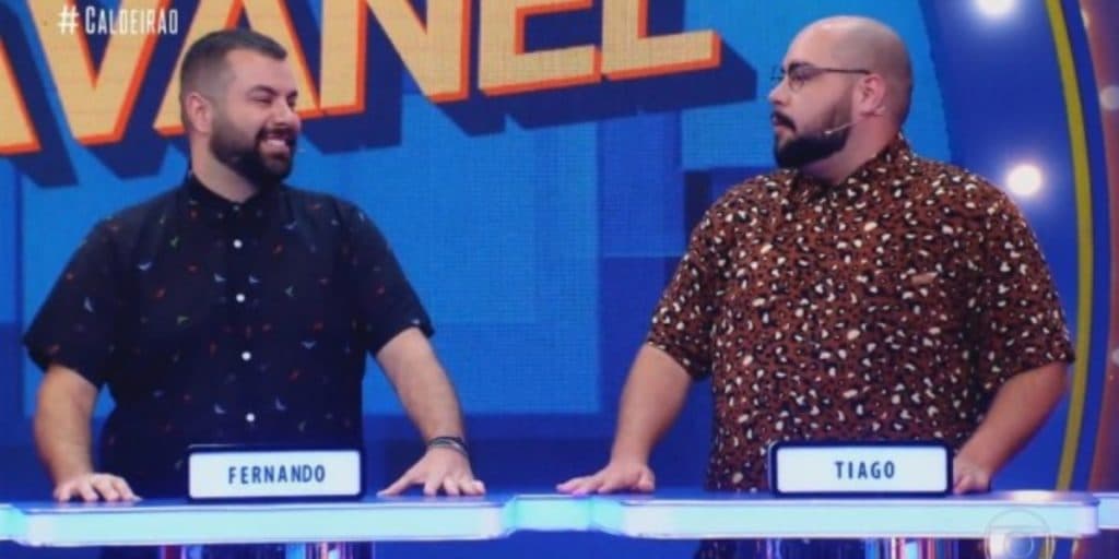 Neto de Silvio Santos se assume a todo o Brasil e apresenta marido em programa na Globo: "É muito romântico"