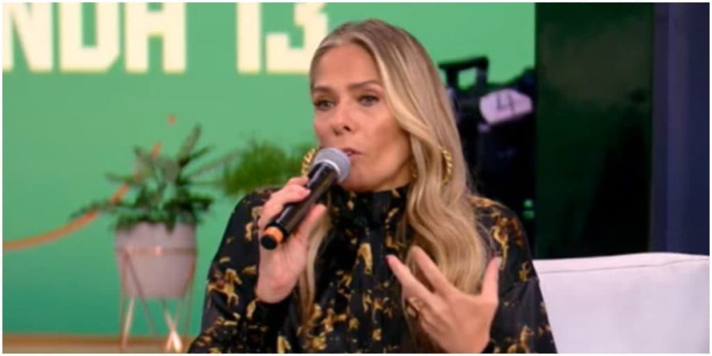 Adriane Galisteu é escolhida para comandar A Fazenda