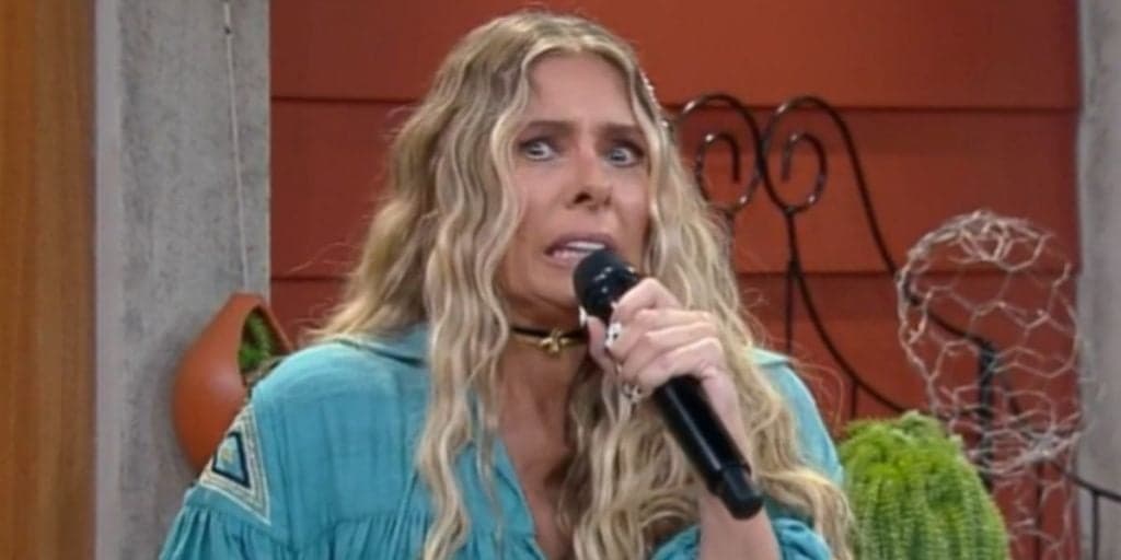 Adriane Galisteu comete gafe na Record e faz propaganda gratuita de Datena da Band, em A Fazenda 13