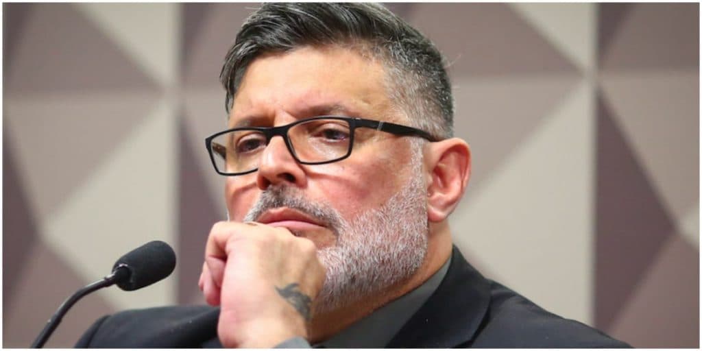 Alexandre Frota dá calote em cantor famoso, justiça é acionada e ele tem que pagar fortuna