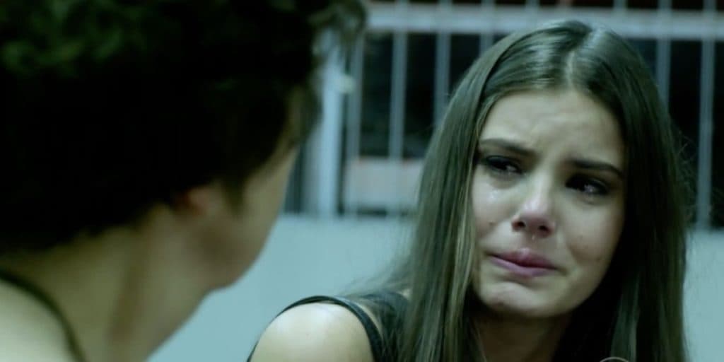 Verdades Secretas: Angel se envolve em acidente e é desmascarada pela avó: "Prostituta assassina?"