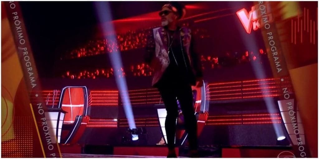Carlinhos Brown ameaçou deixar o palco para fugir de decisão