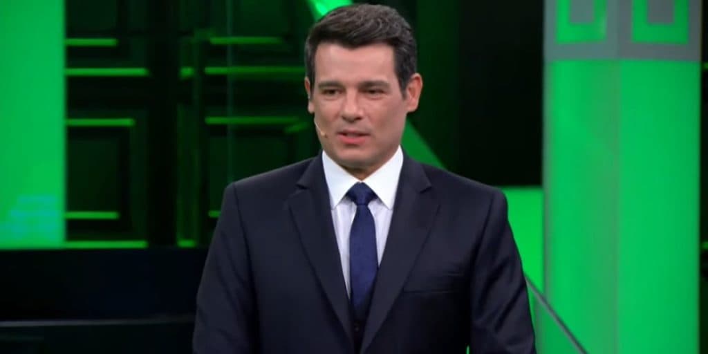 Celso Portiolli sofre com ameaça de apresentador da Band e divulga foto do passado deles juntos