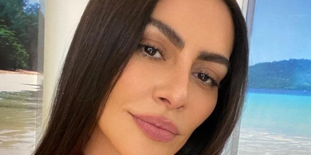 Cleo ousou ao extremo e deixou mais do que devia de fora
