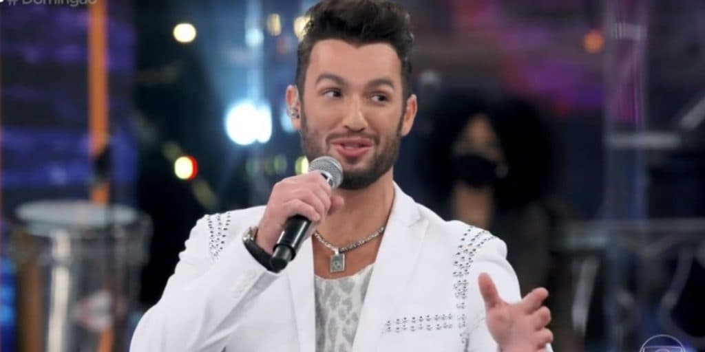 Diego Hypolito leva puxão de orelha de Boninho após pagar mico no Show dos Famosos