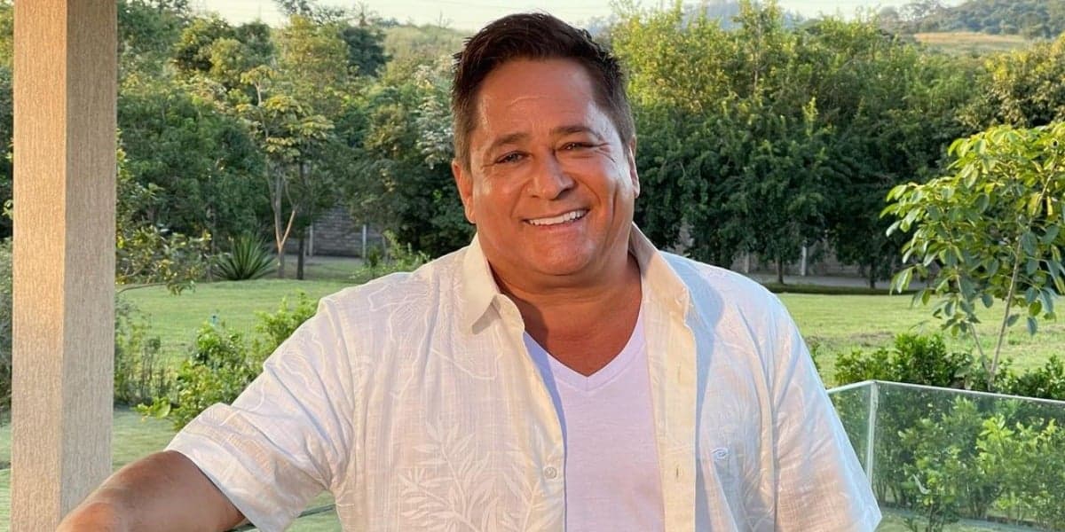 Leonardo divulga foto rara ao lado da mãe (Foto: Reprodução/Instagram)