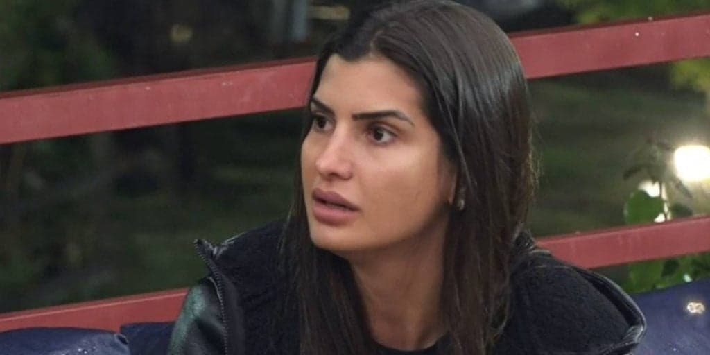 A Fazenda 13: Marina é atacada covardemente e paga caro, após atitude revoltante: "Se fod*"