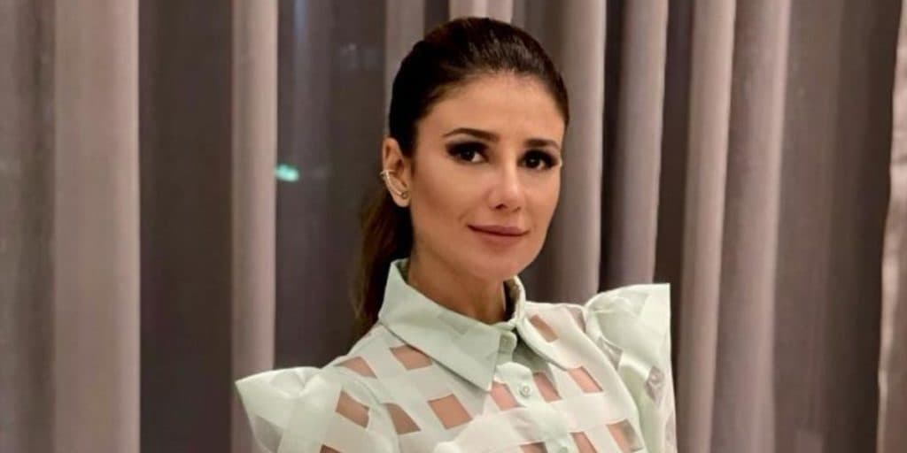 Paula Fernandes surge com pouca roupa, deixa parte íntima à mostra e tamanho impressiona: "Delícia''
