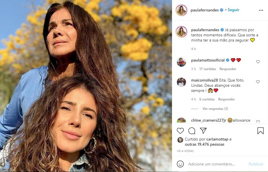 Paula Fernandes e a mãe, Dulce de Souza (Foto: Reprodução)