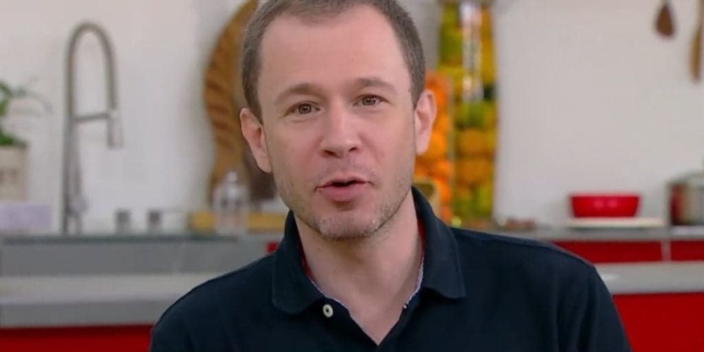 Tiago Leifert volta atrás e diz que continua na Globo, mas em nova função: "Parando como apresentador"