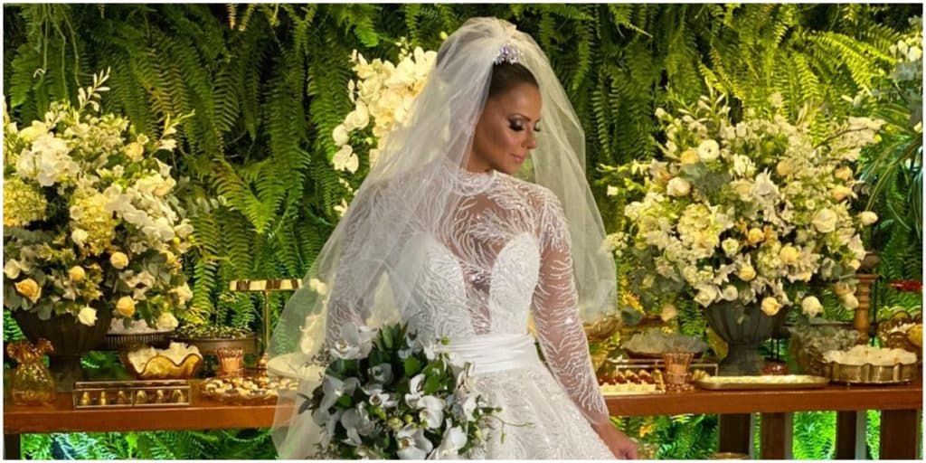 Viviane Araújo casa em cerimônia milionária e fortuna paga no vestido vem à tona: "Meu Deus do céu"