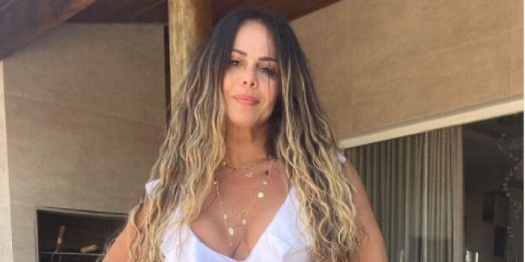Viviane Araújo passa dos limites, sensualiza com look transparente e mostra demais: "Vamos"
