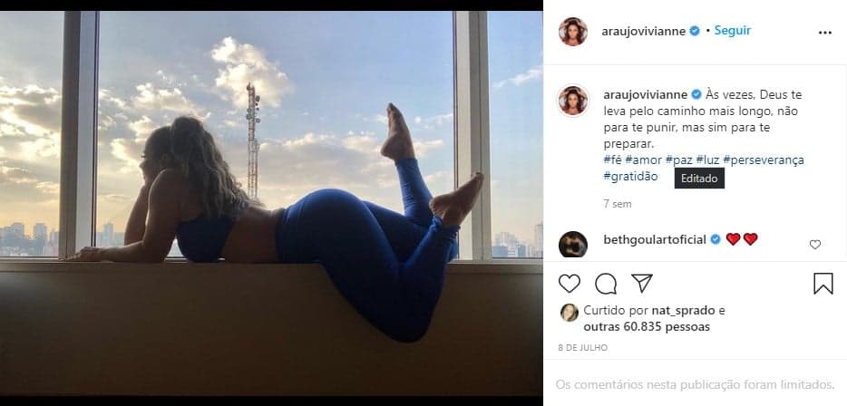 Viviane Araújo abre às pernas e esfrega parte íntima (Foto: Reprodução) Viviane Araújo abre às pernas e esfrega parte íntima (Foto: Reprodução)