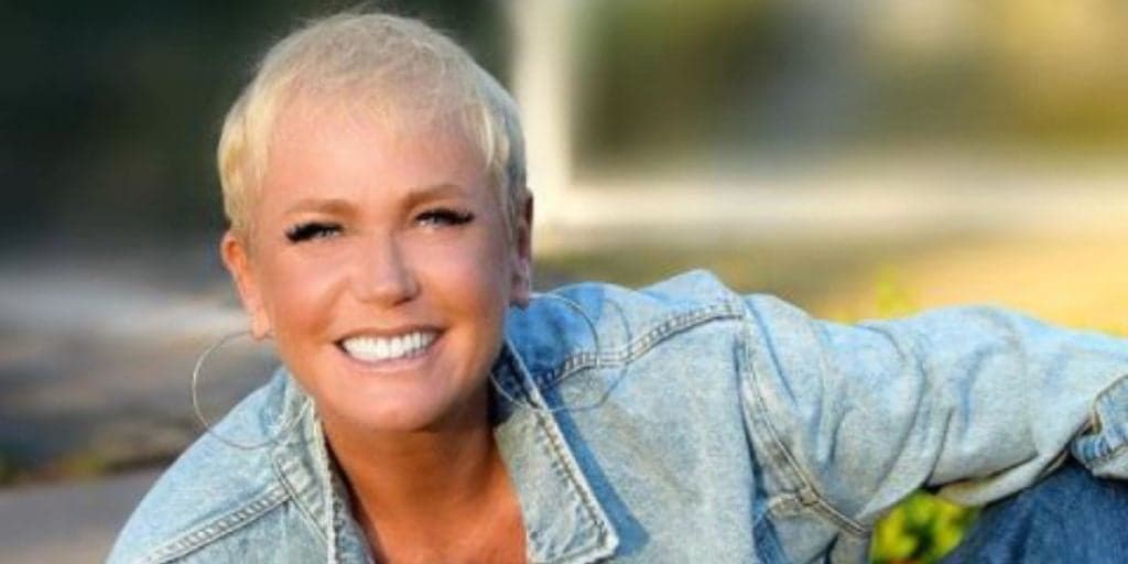"Desperta um sentimento", Xuxa surge com apresentador da Globo e expõe relação: "Amor"