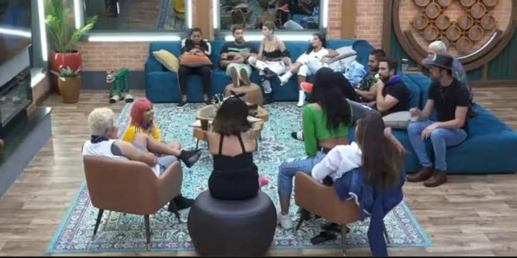 A Fazenda 13: Carro de som tenta invadir reality, leva informações e produção precisa intervir; Saiba mais