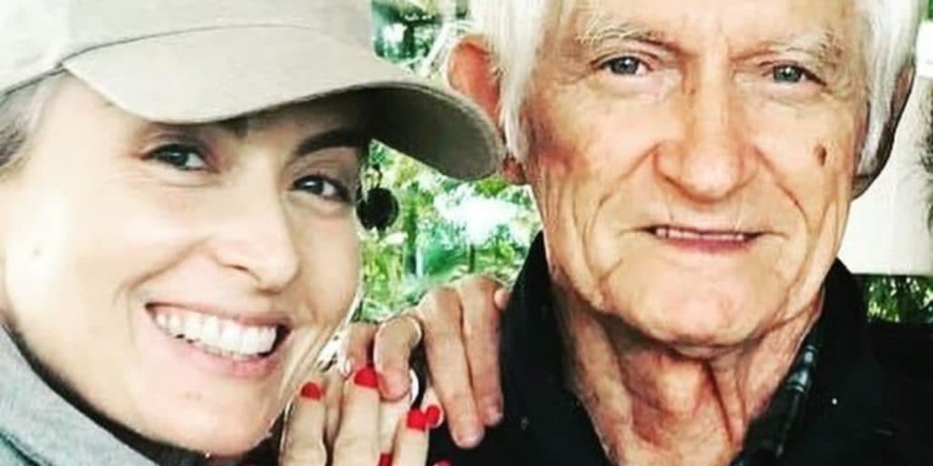 Após confirmar internação e grave AVC, Angélica sofre ao ver pai em hospital e confirma estado de saúde: "86 anos"