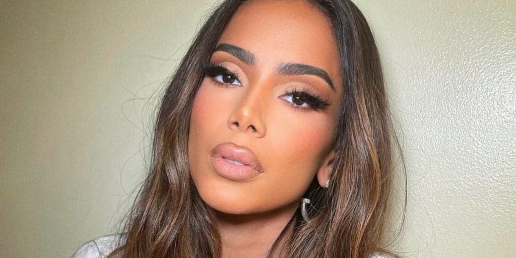Anitta, após ter namoro com Neymar exposto, detona em comunicado e explode com revelação "Não queria"