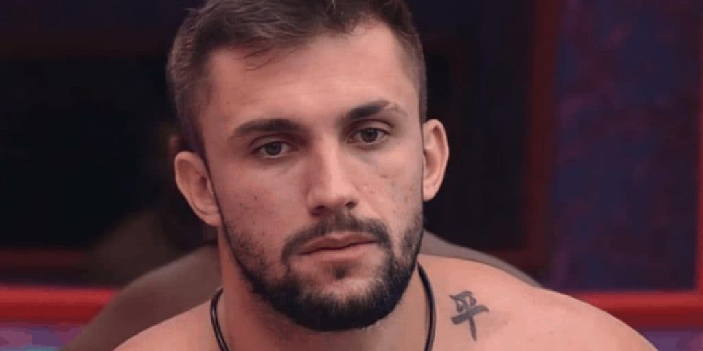 Arthur Picoli recebe ameaças, desaparece das redes sociais e preocupa o público