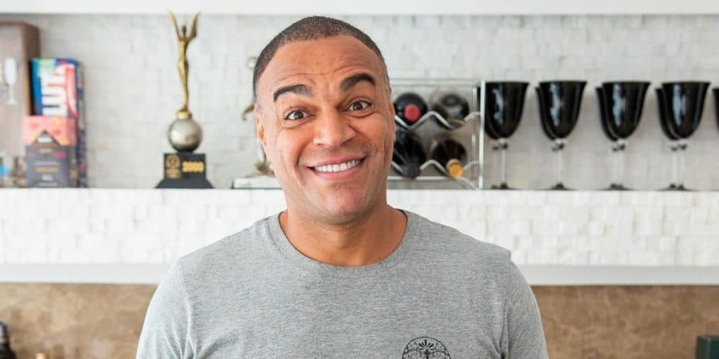 Aos prantos, Denilson expõe câncer e qual foi a reação da família ao descobrir doença cruel: "Esgotado"