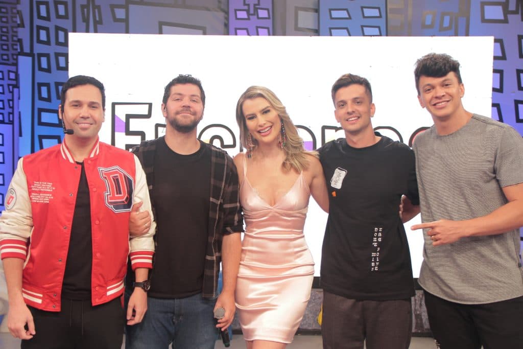 Band se desespera com sucesso do novo Encrenca e corre às pressas para lançar Perrengue