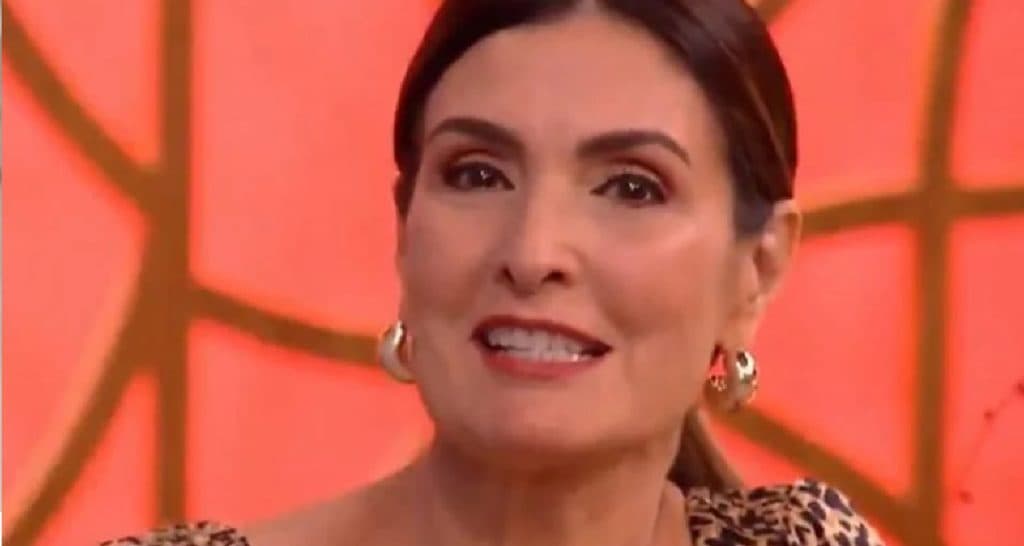 Após fim, expor Túlio e cirurgia, Fátima Bernardes surge com rosto abatido e estranha: "Abstrair e pensar"