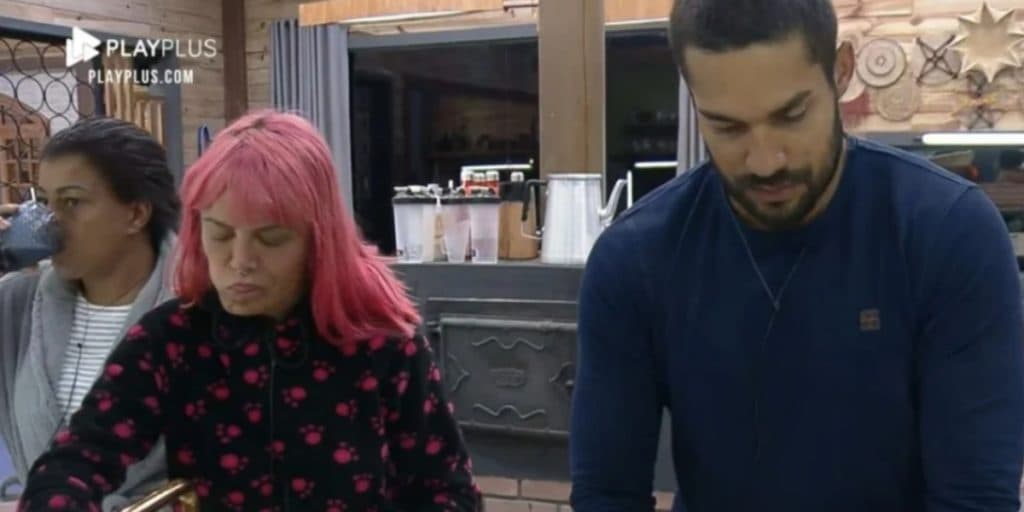 Valentina e Tati perdem a linha, detonam podridão e situação crítica na Fazenda 13 é exposta: "Sangue no chão"