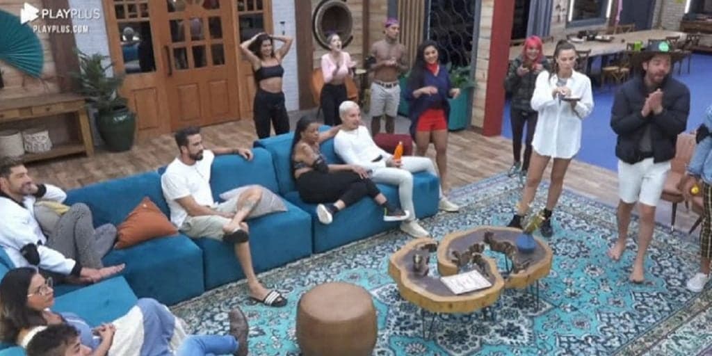 Em “A Fazenda 13”, peões descobrem o tema da festa de hoje e detonam: “Vocês tem coragem”