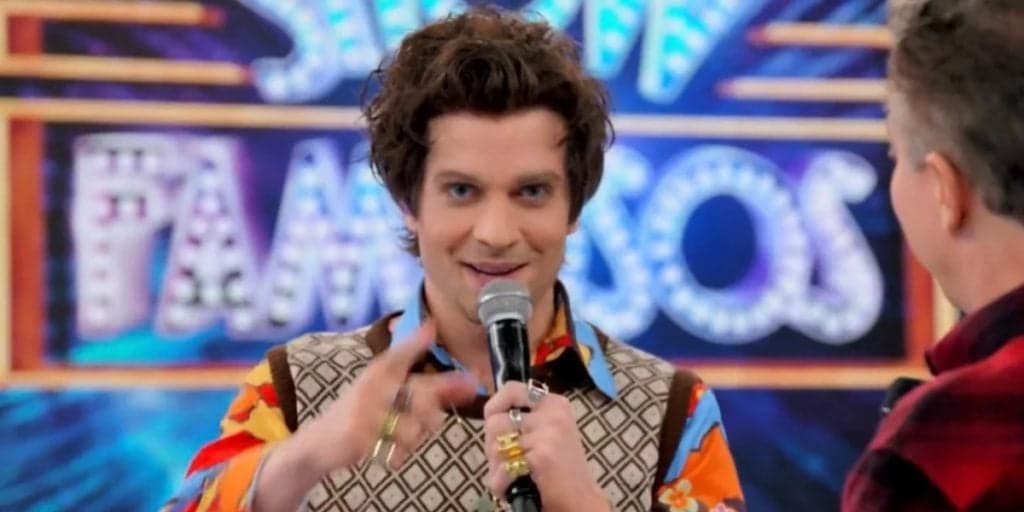 Fiuk vira piada após surgir como Harry Styles no Domingão Com Huck: "Vergonha"