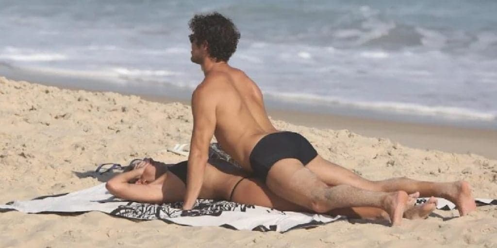José Loreto é flagrado trepando em namorada na praia e tem parte íntima exposta por atriz da Globo