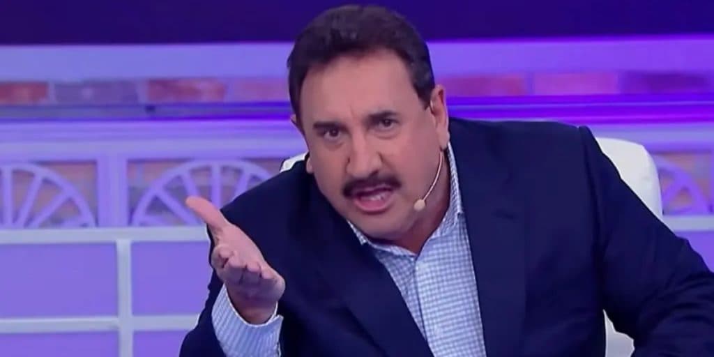 Ratinho se une a Zé Neto e ataca Luisa Mell ao vivo no SBT: "Processa a onça"