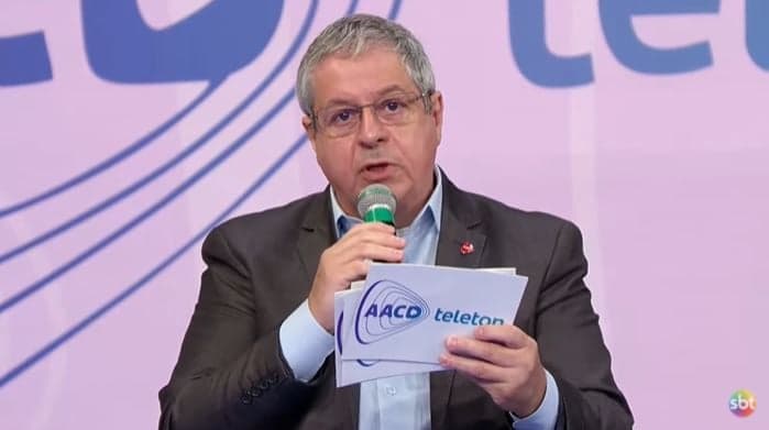 Edson Brito - Superintendente de Marketing e Relações Institucionais da AACD - em coletiva do "Teleton 2021" (Foto: Reprodução/YouTube)