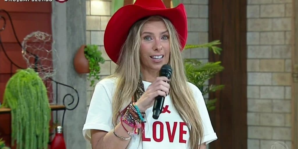 Adriane Galisteu tem futuro definido na Record após fim de A Fazenda 13