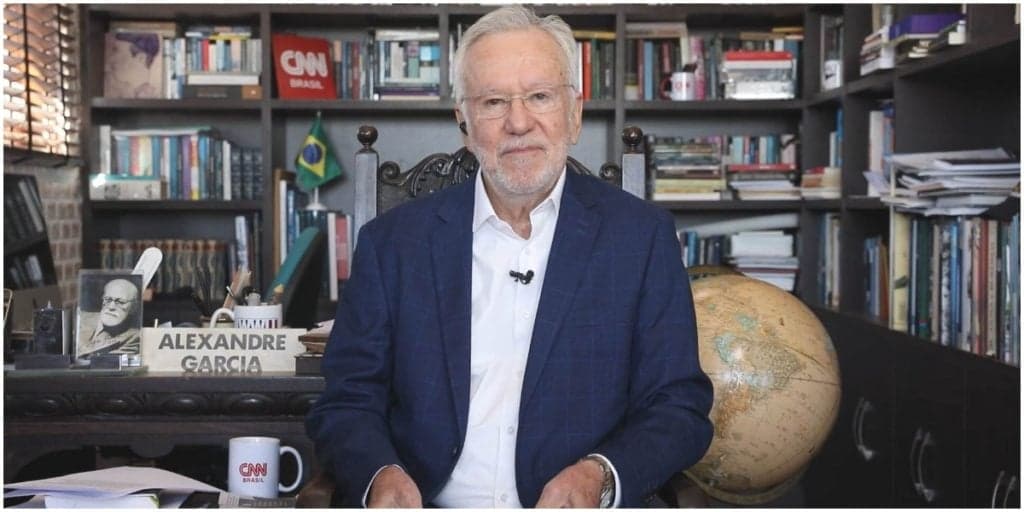 Alexandre Garcia, escorraçado da CNN Brasil, assina contrato bomba e é confirmado em novo canal